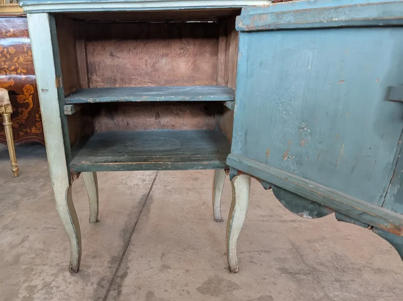 Genoese lacquered and painted bedside table - First half of the 18th century