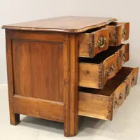 Commode ancienne Louis XV en noyer du XVIIIe siècle