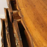 Commode ancienne Louis XV en noyer du XVIIIe siècle