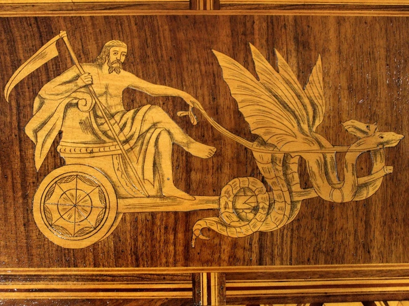 Antico tavolino in noce intarsiato 19°secolo