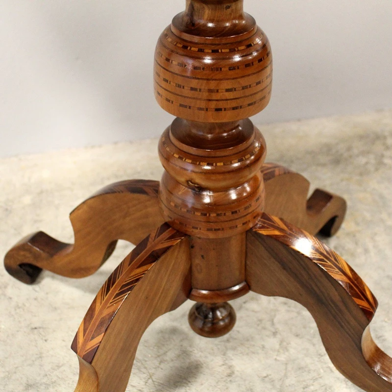 Antico tavolino in noce intarsiato 19°secolo