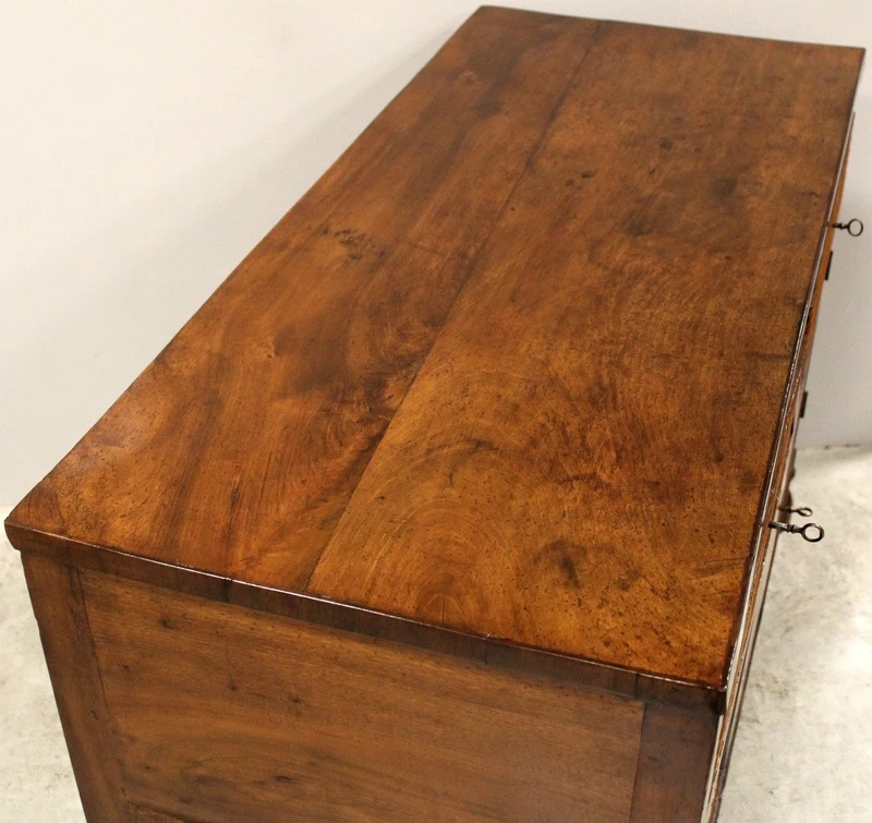 Buffet ancien en noyer Charles X du 19ème siècle