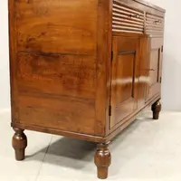 Buffet ancien en noyer Charles X du 19ème siècle
