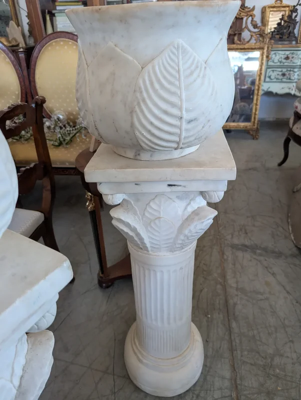 Pair of columns with white marble vase - early 20th century