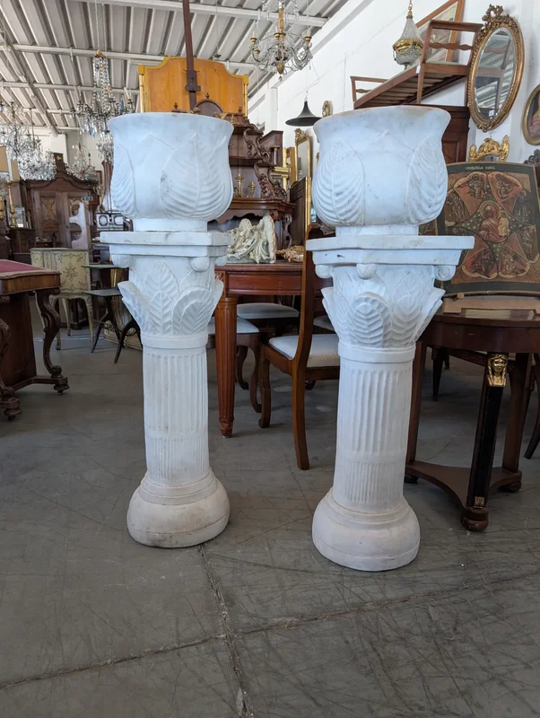 Pair of columns with white marble vase - early 20th century