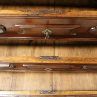 Antico canterano cassettone comò in noce 17°secolo