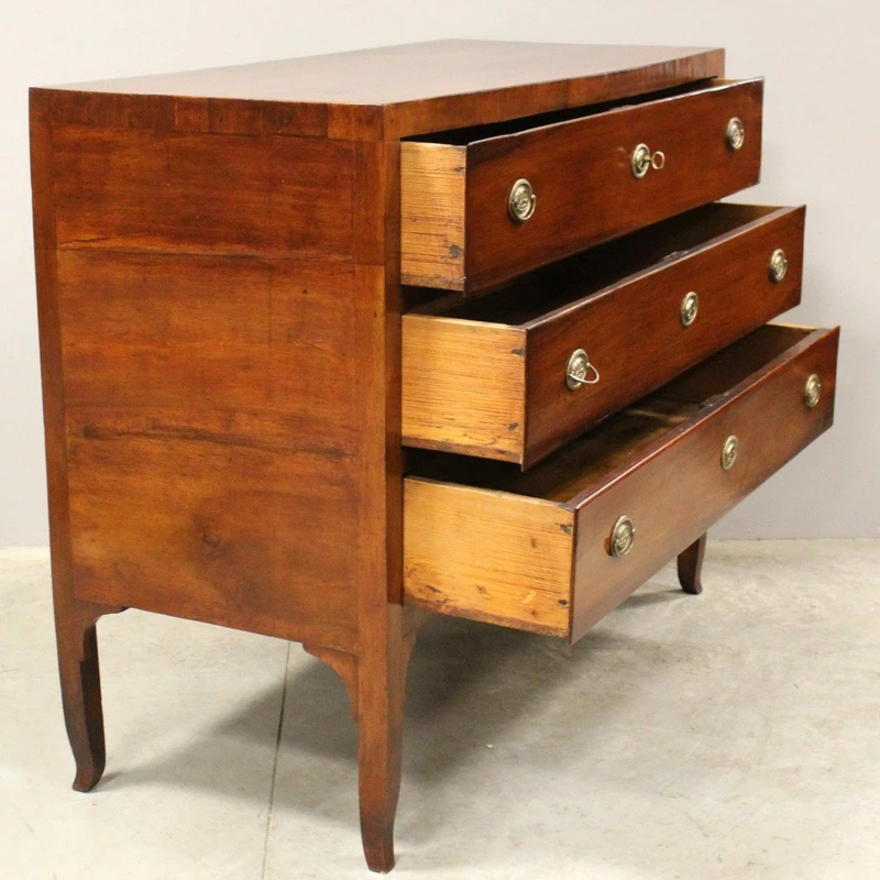 Ancienne commode Direttorio en noyer du XVIIIe siècle