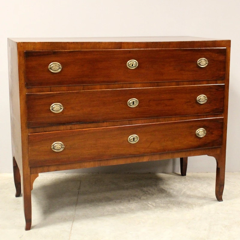 Ancienne commode Direttorio en noyer du XVIIIe siècle