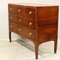 Ancienne commode Direttorio en noyer du XVIIIe siècle