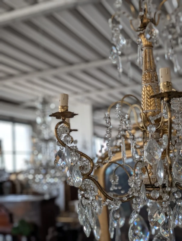 Lampadario genovese in legno intagliato e dorato, XVIII secolo con cristalli, prima metà 900