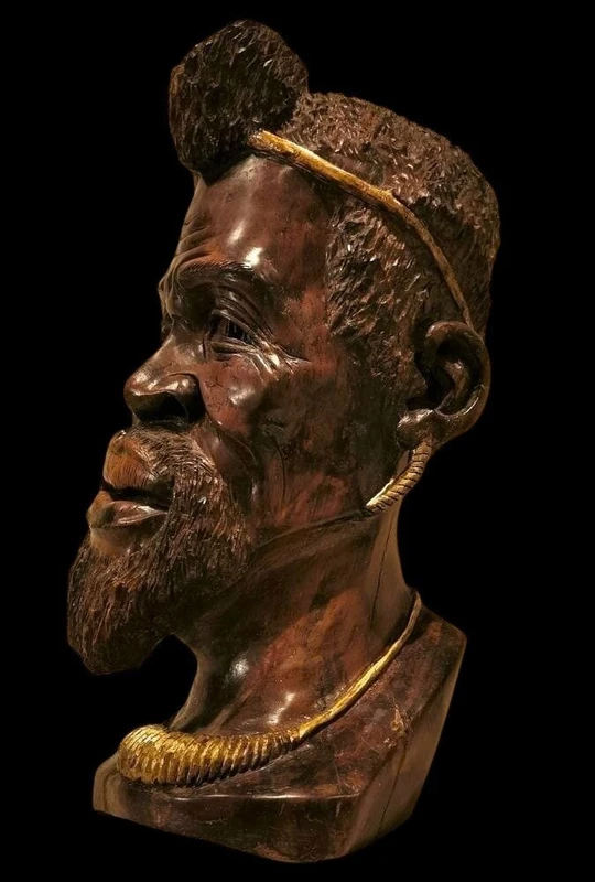 Scultura dell'800 testa di uomo africano con dettagli dorati