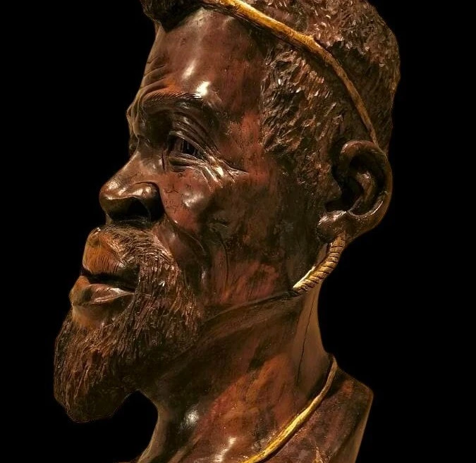 Scultura dell'800 testa di uomo africano con dettagli dorati