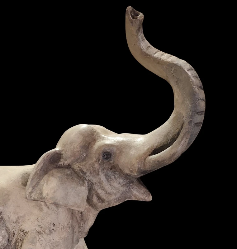 Elefante anni 40 Art Decò in terracotta e gesso