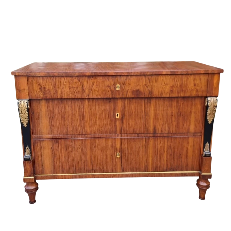 Cassettone Impero 1820 noce lastronato Lago di Garda