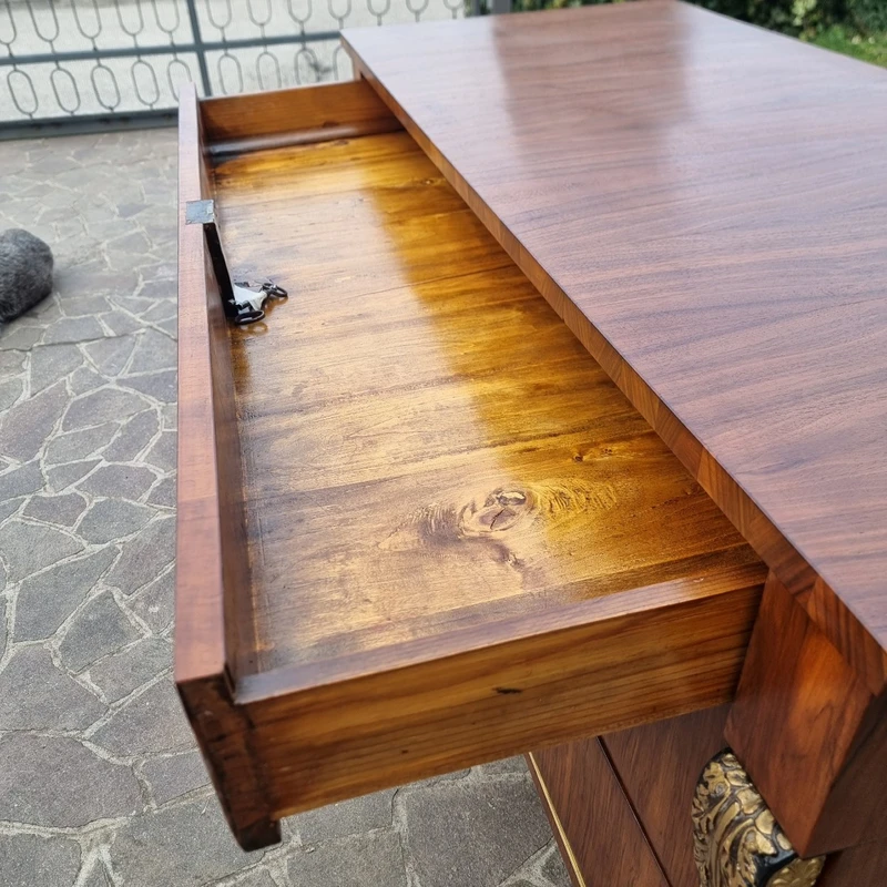 Cassettone Impero 1820 noce lastronato Lago di Garda