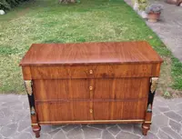 Cassettone Impero 1820 noce lastronato Lago di Garda