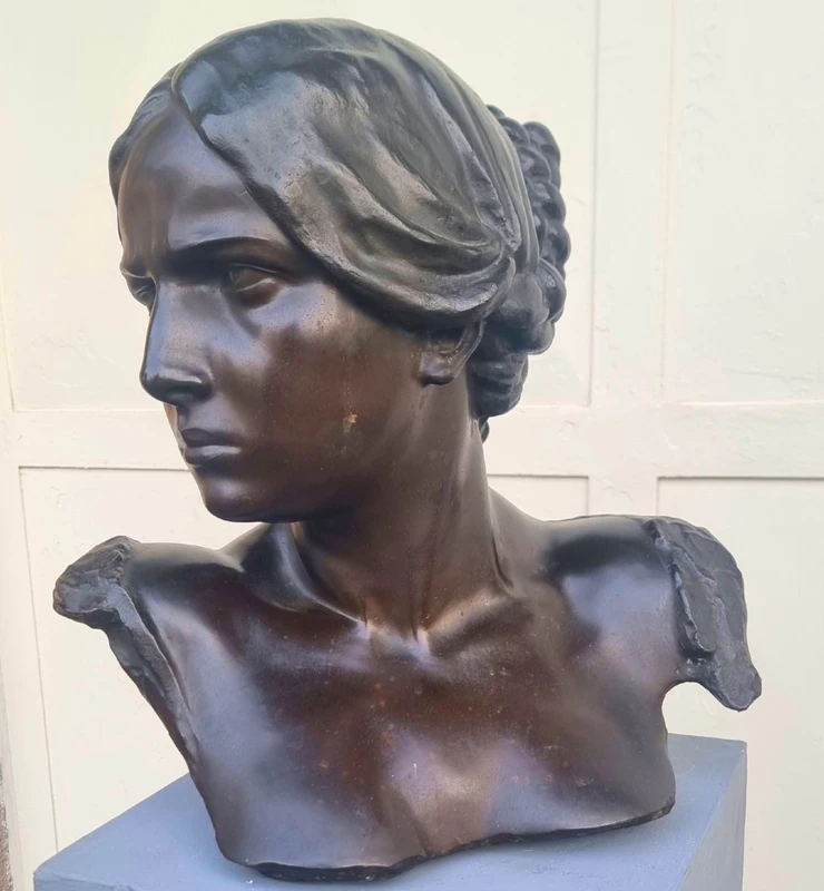 Scultura in bronzo 800 busto femminile