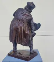 Scultura in bronzo '900 Prete che strangola un tacchino firmato