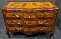 Cassettone Emiliano del ‘700 in legno di noce e olivo