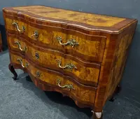 Cassettone Emiliano del ‘700 in legno di noce e olivo