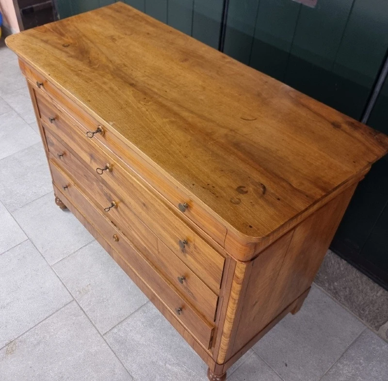 Cassettone Veneto noce chiaro e ciliegio del 1850 a 4 cassetti
