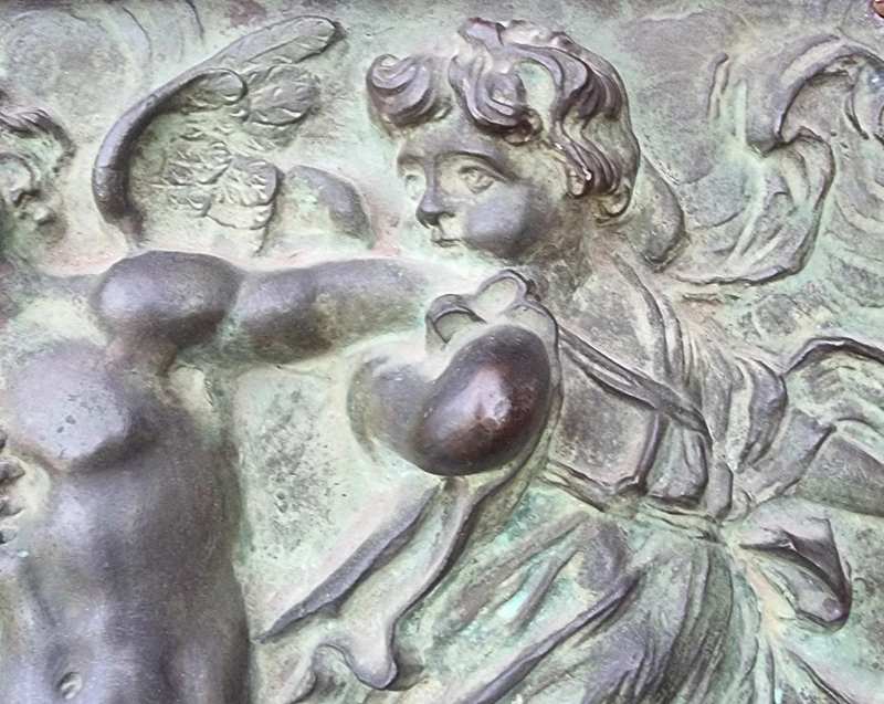 Paire de hauts-reliefs en bronze néoclassique 1780 jeu de putti