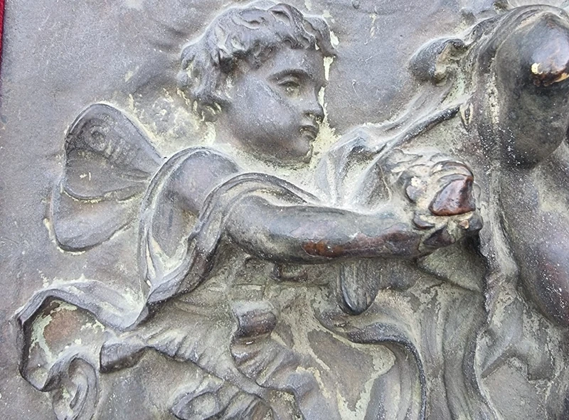 Paire de hauts-reliefs en bronze néoclassique 1780 jeu de putti