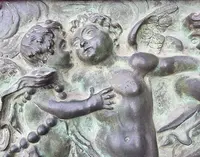Paire de hauts-reliefs en bronze néoclassique 1780 jeu de putti