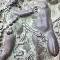 Paire de hauts-reliefs en bronze néoclassique 1780 jeu de putti