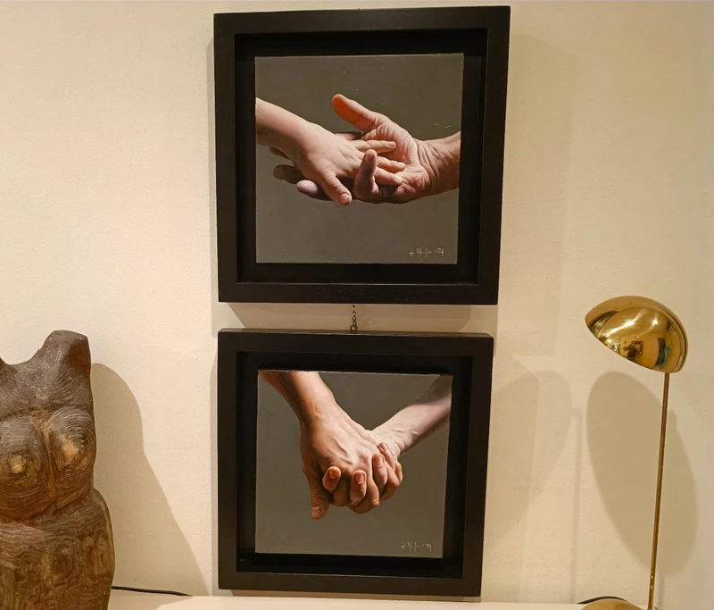 Olio su tela” Hold me ” di Filippo Manfroni al confine con l’iperrealismo Context Art Miami