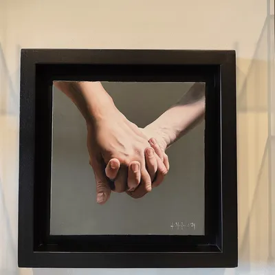 Olio su tela” Hold me ” di Filippo Manfroni al confine con l’iperrealismo Context Art Miami