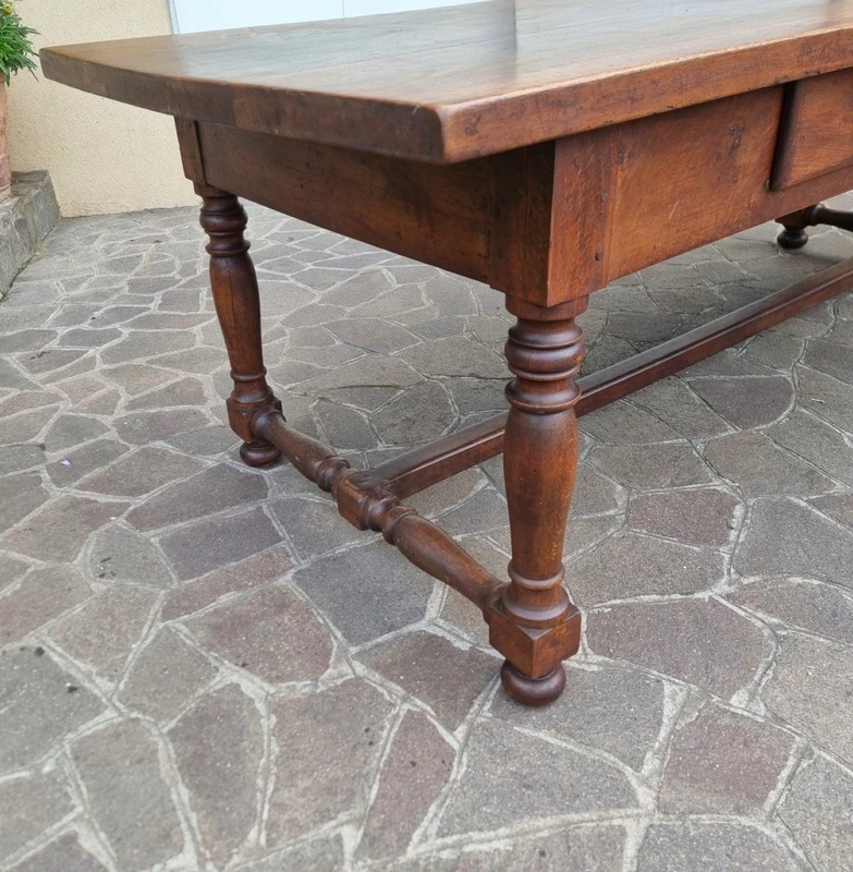 Grande table Fratino en noyer toscan du XVIIIe siècle