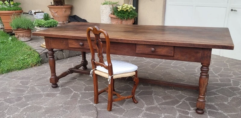 Grande table Fratino en noyer toscan du XVIIIe siècle