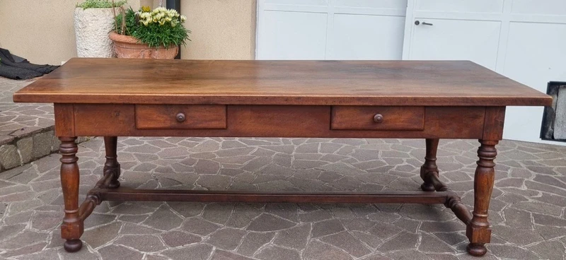 Grande table Fratino en noyer toscan du XVIIIe siècle