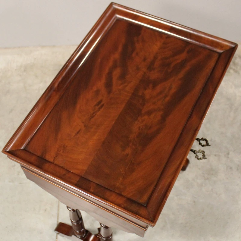 Antico tavolino in mogano 19°secolo