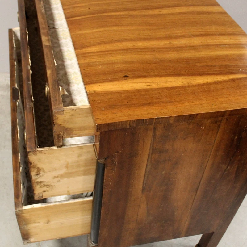 Antique Empire chest of drawers in walnut 19th century