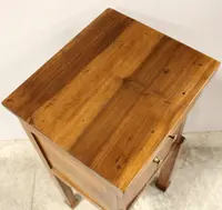 Ancienne table de chevet Empire en noyer du XIXe siècle