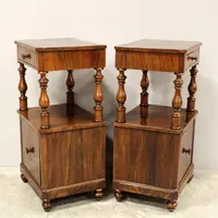 Paire de tables de chevet anciennes Louis Philippe en noyer du 19ème siècle