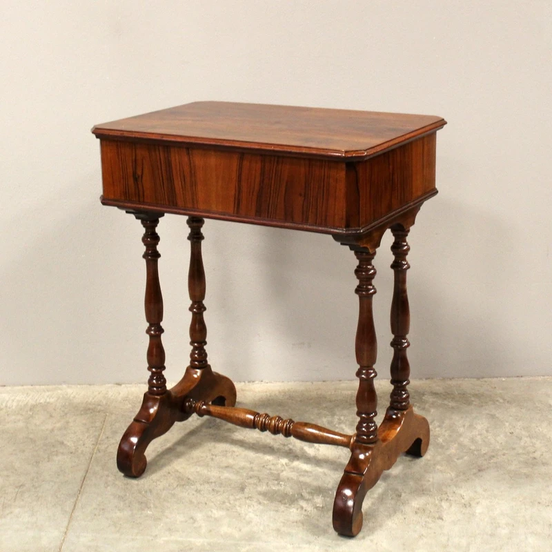 Antica tavolino Luigi Filippo in noce 19°secolo