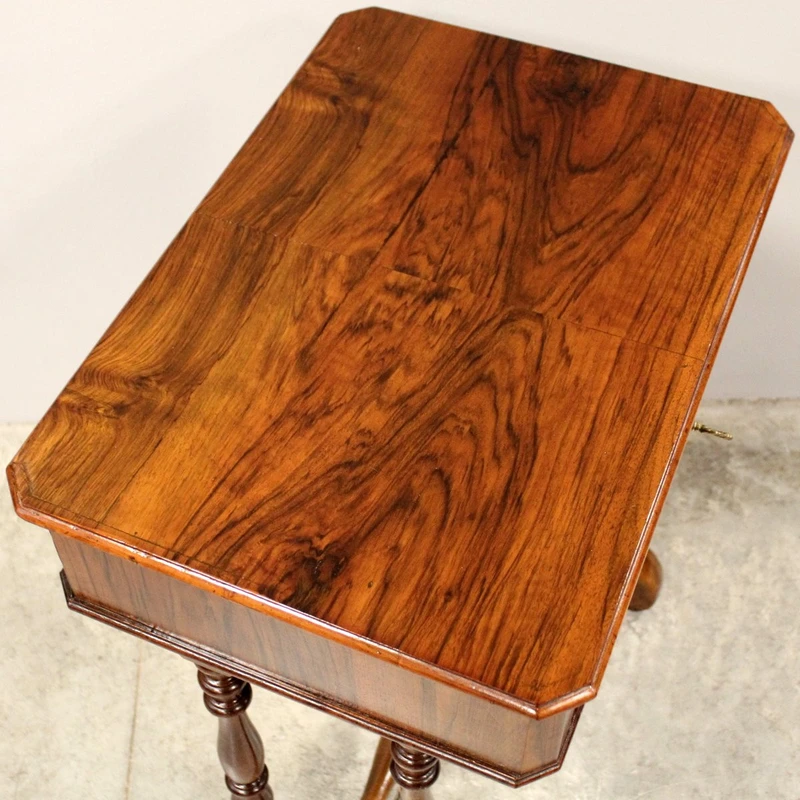 Antica tavolino Luigi Filippo in noce 19°secolo