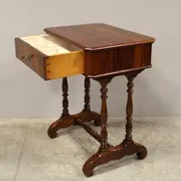 Antica tavolino Luigi Filippo in noce 19°secolo