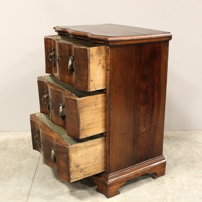 Antique Louis XV chest of drawers dresser in walnut 18th century