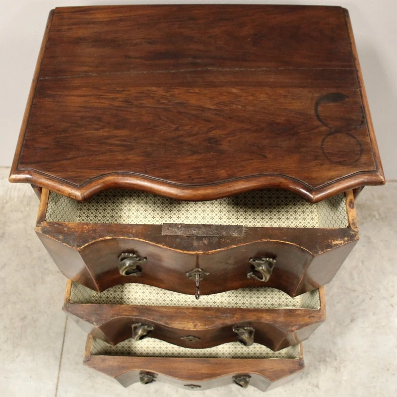 Antique Louis XV chest of drawers dresser in walnut 18th century