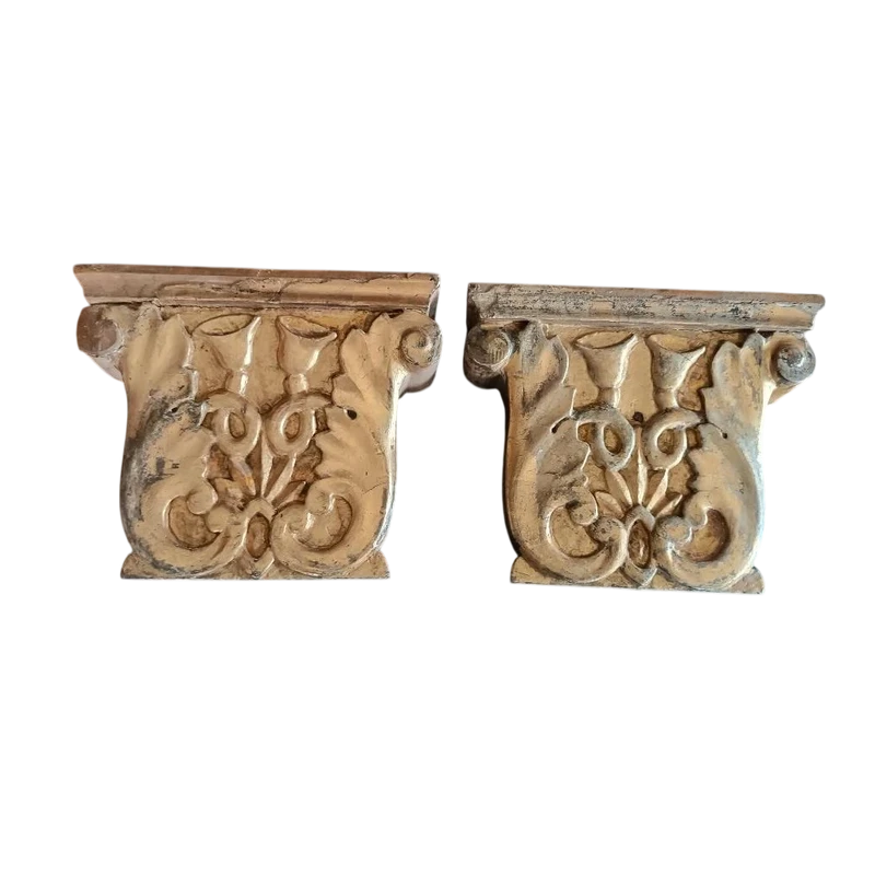 Paire de frises anciennes en bois sculpté et doré