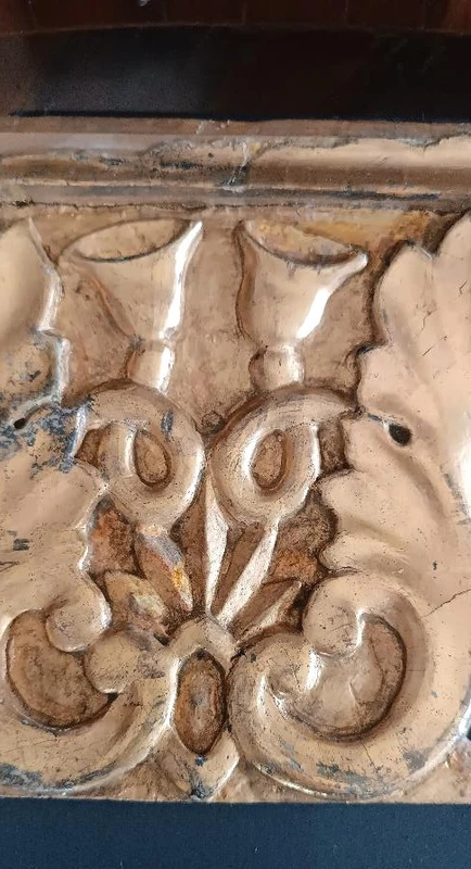 Paire de frises anciennes en bois sculpté et doré