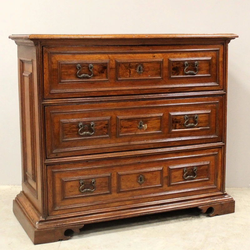 Antique walnut dresser chest of drawers 17th century