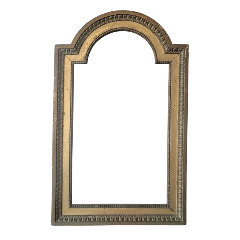 Gilt wood frame with ribbed cyma