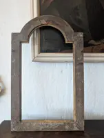Gilt wood frame with ribbed cyma