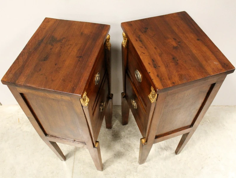 Antique pair of 18th-century walnut Direttorio bedside tables