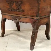 Buffet ancien Louis XV en noyer et cerisier du XVIIIe siècle